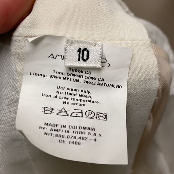 Amelia Toro White and Cream Dress Size 10 - Picture 3 of 7